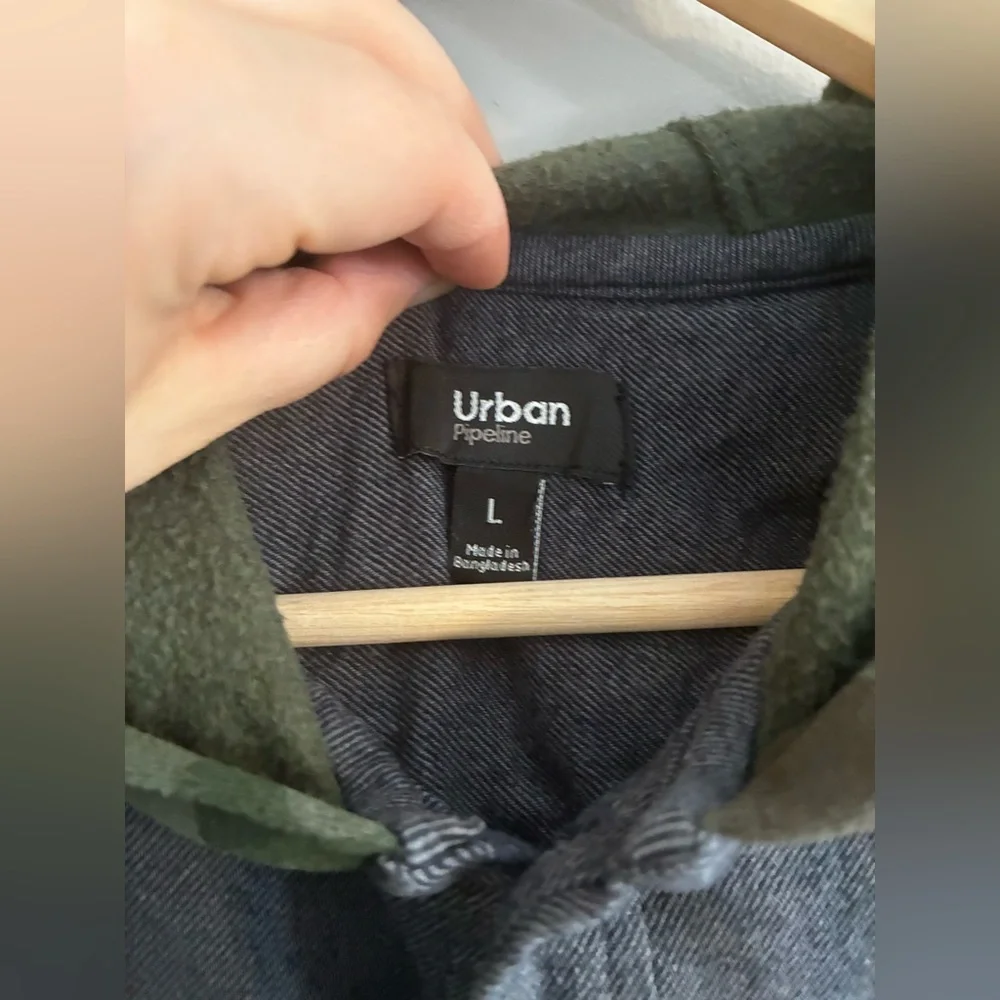 Urban Pipeline Hooded Shacket Size Large